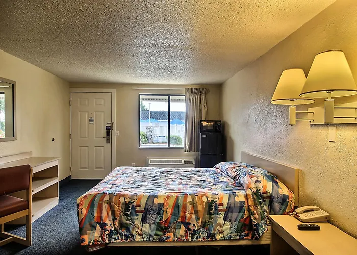 Motel 6 Palm Bay
